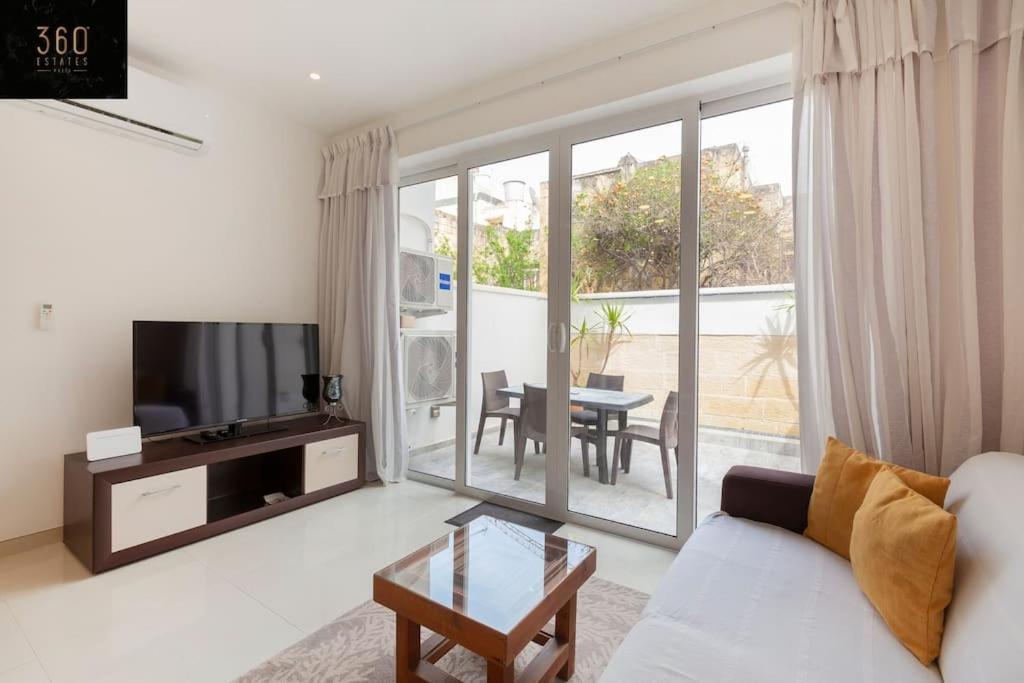 Comfy Apt With Terrace, 5 Mins To Sliema Ferries By 360 Estates Gzira Exterior photo